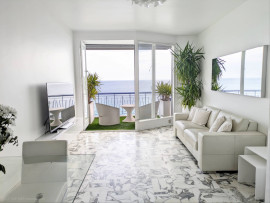 
                                                                                        Vente
                                                                                         Promenade des anglais 3 pièces en étage élevé VUE MER a vendre