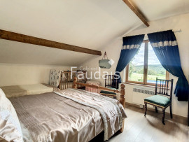 
                                                                                        Vente
                                                                                         Propriété avec deux logements et grand potentiel d'agrandiss