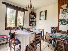 
                                                                                        Vente
                                                                                         Propriété avec deux logements et grand potentiel d'agrandiss