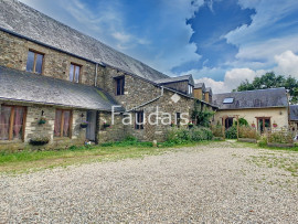 
                                                                                        Vente
                                                                                         Propriété avec deux logements et grand potentiel d'agrandiss