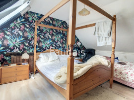 
                                                                                        Vente
                                                                                         Propriété avec deux logements et grand potentiel d'agrandiss