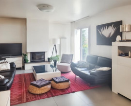 Vente
Propriété de 10 pièces
