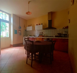 Vente
Propriété de caractère avec dépendances –10 ha