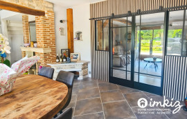 
                                                                                        Vente
                                                                                         Propriété de charme avec piscine et dépendance