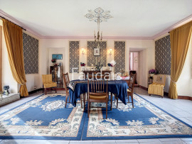 
                                                                                        Vente
                                                                                         Propriété d'environ 426 m2 sur 5,2 hectares avec dépendance