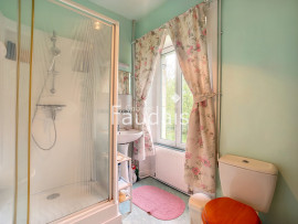 
                                                                                        Vente
                                                                                         Propriété d'environ 426 m2 sur 5,2 hectares avec dépendance