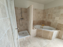 Vente
PROPRIETE LOTOISE SUR 1HA4 DE TERRAIN + GITES