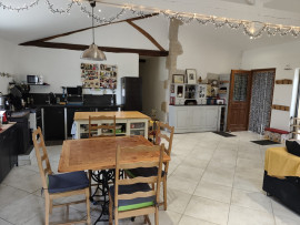 Vente
PROPRIETE LOTOISE SUR 1HA4 DE TERRAIN + GITES