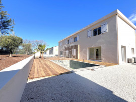 
                                                                                        Vente
                                                                                         PUGET SUR ARGENS-VILLA NEUVE-PISCINE