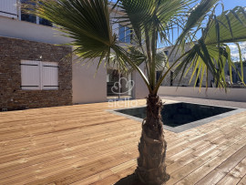 
                                                                                        Vente
                                                                                         PUGET SUR ARGENS-VILLA NEUVE-PISCINE