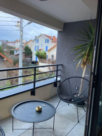 
                                                                                        Location
                                                                                         Quartier calme T3 dans petite résidence de 2022