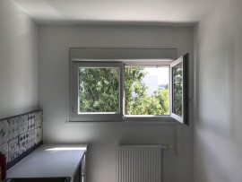 
                                                                                        Location
                                                                                         Quartier Champlong, Saint-Genis-Laval