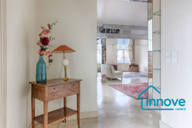 Vente
Quartier des Prés-Notre Dame bel appartement lumineux