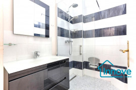 
                                                                                        Vente
                                                                                         Quartier des Prés-Notre Dame bel appartement lumineux