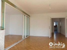
                                                                                        Vente
                                                                                         Quartier Petit Ivry - Résidence privée - 5p Balcon