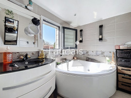 
                                                                                        Vente
                                                                                         QUIBOU, Maison de 162m2 avec piscine 