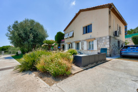 Vente
Rare à Cimiez : maison 170 m² sur 749 m² de terrain avec vue mer et extension possible