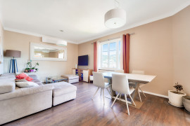 Vente
Rare à Cimiez : maison 170 m² sur 749 m² de terrain avec vue mer et extension possible