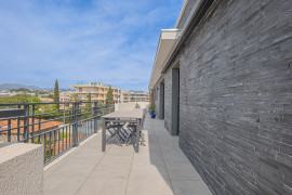 Vente
Rare à la vente – appartement 114 m² avec 98 m² de terrasses & double garage 48 m²