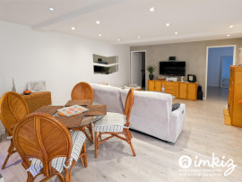 
                                                                                        Vente
                                                                                         Rare Écusson : 61m² + Terrasse