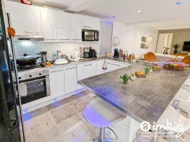 
                                                                                        Vente
                                                                                         Rare Écusson : 61m² + Terrasse