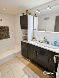 
                                                                                        Vente
                                                                                         Rare Écusson : 61m² + Terrasse