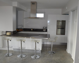 
                                                                                        Location
                                                                                         RARE. EMPLACEMENT TRES RECHERCHE. LOFT DE 200m²