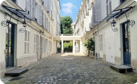 
                                                                                        Location
                                                                                         Rare studio historique aux Invalides (loyer tout inclus)
