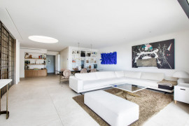 
                                                                                        Vente
                                                                                         RARE – SUPERBE REZ-DE-JARDIN AVEC VUE PANORAMIQUE SUR NICE ET LA MER