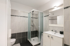 
                                                                                        Location
                                                                                         Référence : 5 Bottero