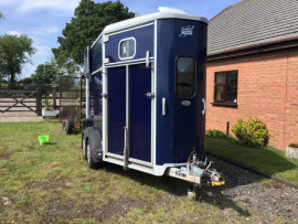 
                                                                                        Accessoires
                                                                                         Remorque à chevaux Ifor Williams HB 511 de 2018