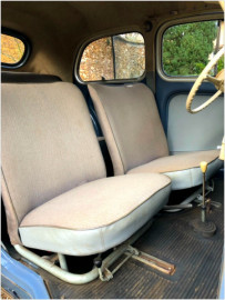 
                                                                                        Voiture
                                                                                         RENAULT 4CV 1956