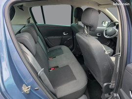 
                                                                                        Voiture
                                                                                         RENAULT CLIO 3 - 1.5 dCi 75 CV AUTHENTIQUE