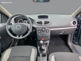 
                                                                                        Voiture
                                                                                         RENAULT CLIO 3 - 1.5 dCi 75 CV AUTHENTIQUE