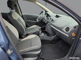 
                                                                                        Voiture
                                                                                         RENAULT CLIO 3 - 1.5 dCi 75 CV AUTHENTIQUE