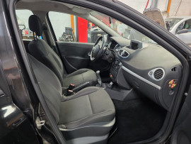 
                                                                                        Voiture
                                                                                         RENAULT CLIO 3 ESTATE - 1.5 dCi 70 CV EXPRESSION CLIM - 4 CV
