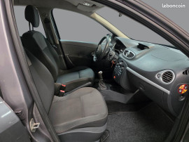 
                                                                                        Voiture
                                                                                         RENAULT CLIO 3 ESTATE - 1.5 dCi 85 CV AUTHENTIQUE - 5 CV
