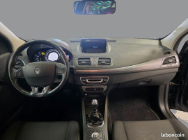 
                                                                                        Voiture
                                                                                         RENAULT MEGANE 3 ESTATE - 1.5 dCi 110 CV LIMITED