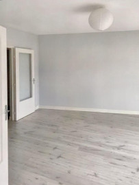 
                                                                                        Location
                                                                                         Résidence senior : appartement refait à neuf