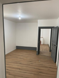 
                                                                                        Location
                                                                                         Retauration complete de cet appartement en 2024