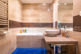 
                                                                                        Location
                                                                                         Rioja Retreat