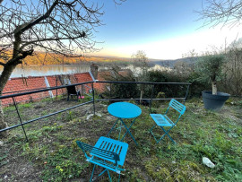 
                                                                                        Location
                                                                                         Rolleboise – T2 meublé 46 m² vue imprenable