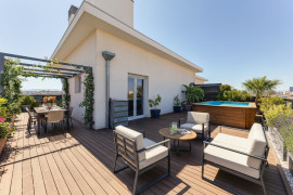 
                                                                                        Vente
                                                                                         Rooftop avec vue et terrasse exceptionnelles