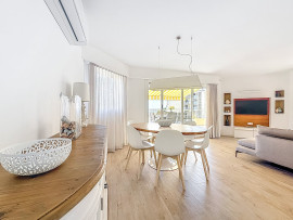 
                                                                                        Vente
                                                                                         Roquebrune-Cap-Martin – Appartement avec terrasse, vue mer, piscine et dépendance dans résidence récente