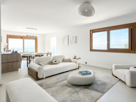 Vente
Roquebrune-Cap-Martin- Magnifique maison 4 pièces de 111m2 entièrement rénové avec piscine privative