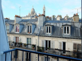 
                                                                                        Location
                                                                                         Rue de Clignancourt / Village Ramey