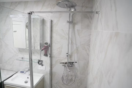 
                                                                                        Vente
                                                                                         Rue de France Proche carré d'or 4 pieces rénové et meublé