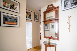 
                                                                                        Vente
                                                                                         Rue de France Proche carré d'or 4 pieces rénové et meublé