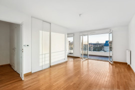 
                                                                                        Vente
                                                                                         Rueil Malmaison - Appartement 3 pièces avec balcon