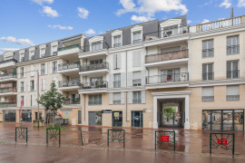 
                                                                                        Vente
                                                                                         Rueil Malmaison - Appartement 4 pièces avec balcon